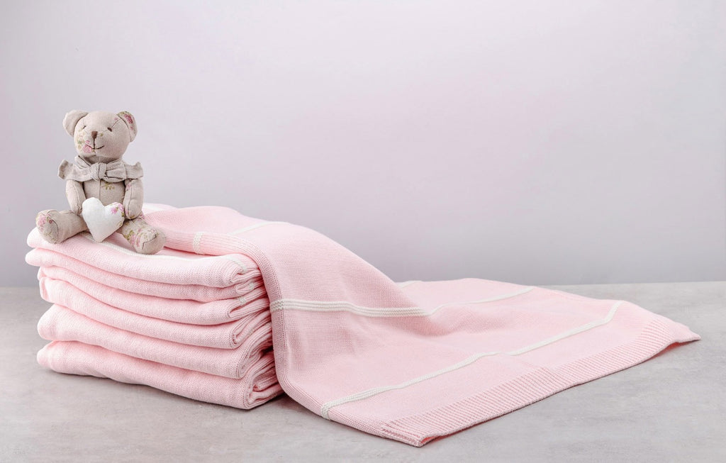 بطانية وردية