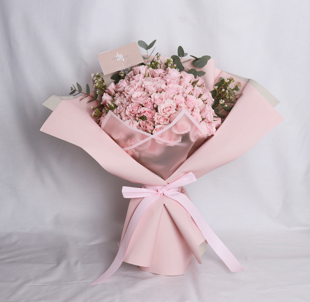 جميلة في اللون الوردي