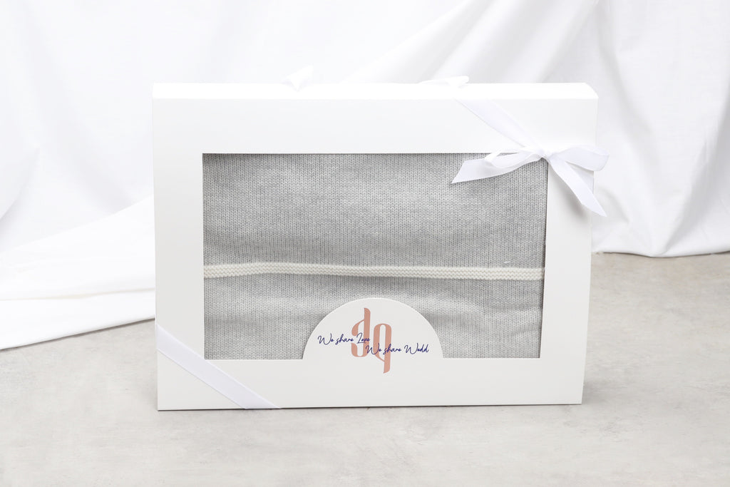 بطانية رمادية