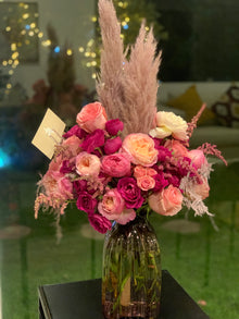 ظلال من اللون الوردي