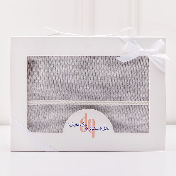 بطانية رمادية